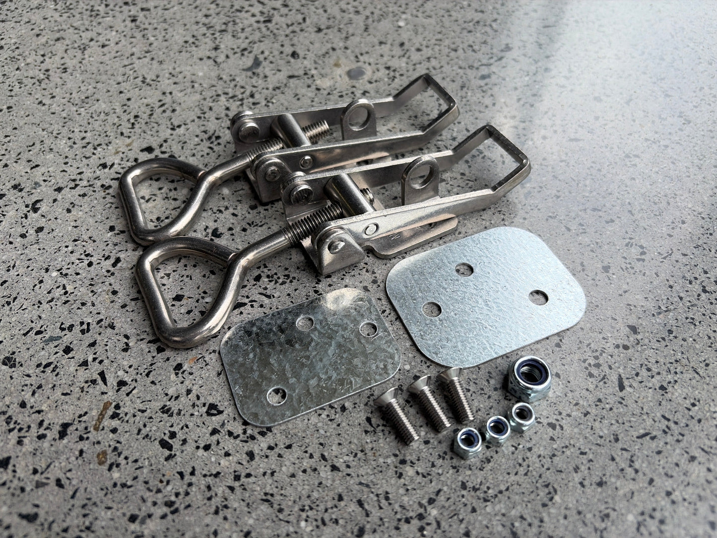Over Centre Catch Kit (large, S/S) w M5 bolts, Nuts, Backing Plate