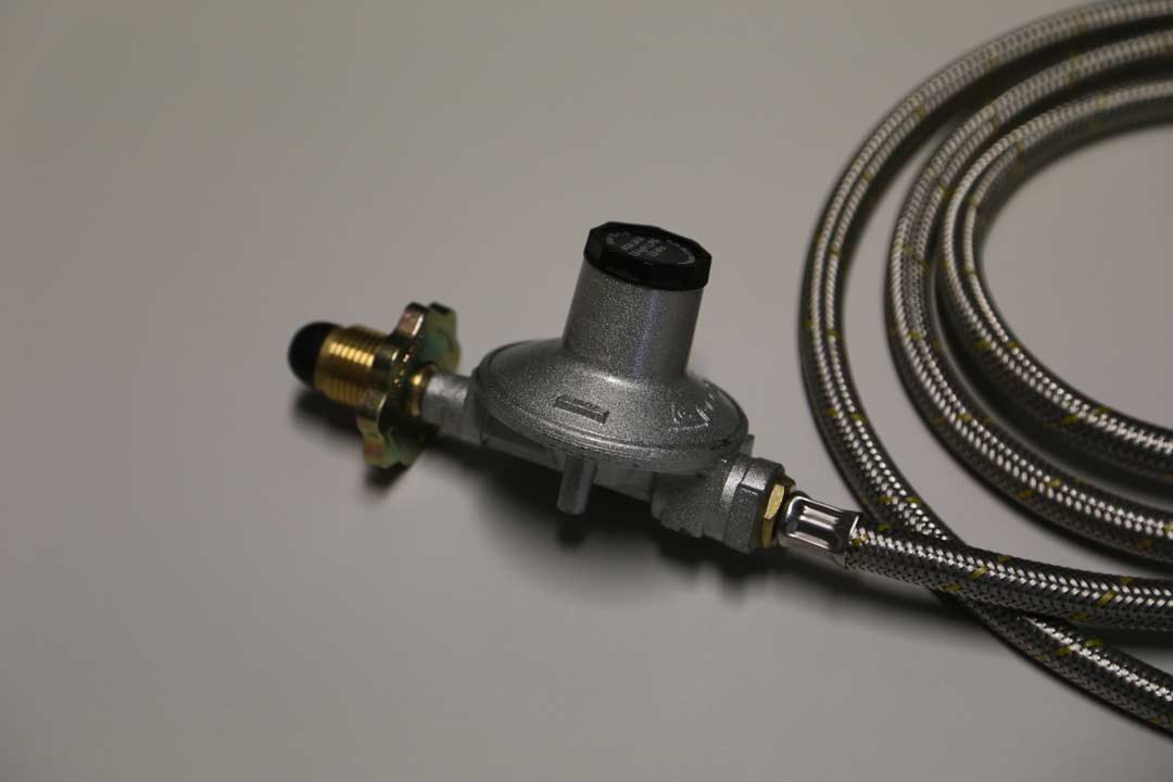 2m gas hose with regualator including female coupling