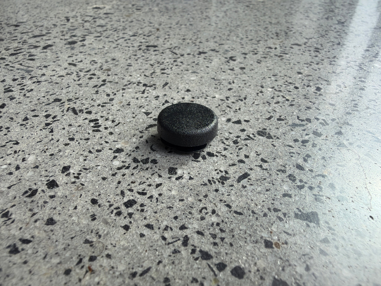 Alfab Sliding Window Twist Lock Cap
