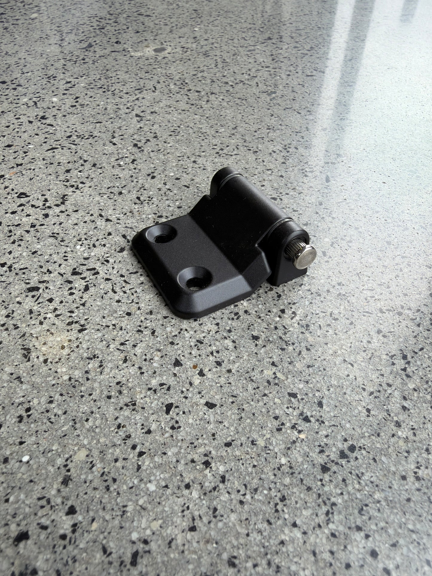 Offset hinge