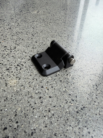 Offset hinge