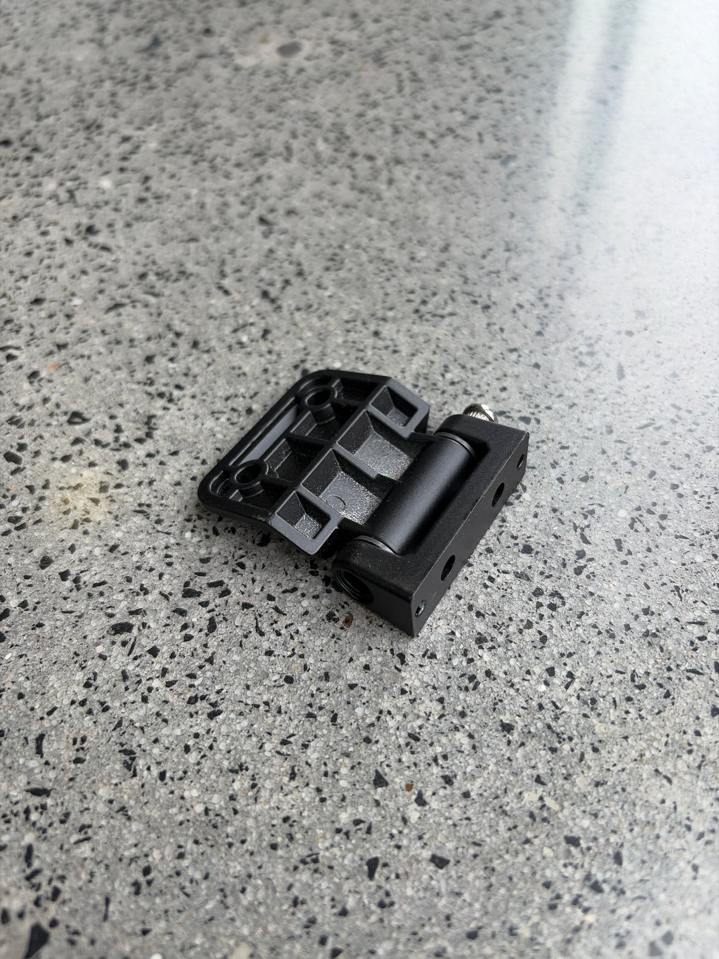 Offset hinge