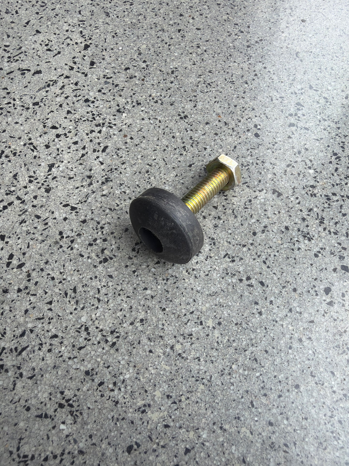 Bumper Bonnet stop XR