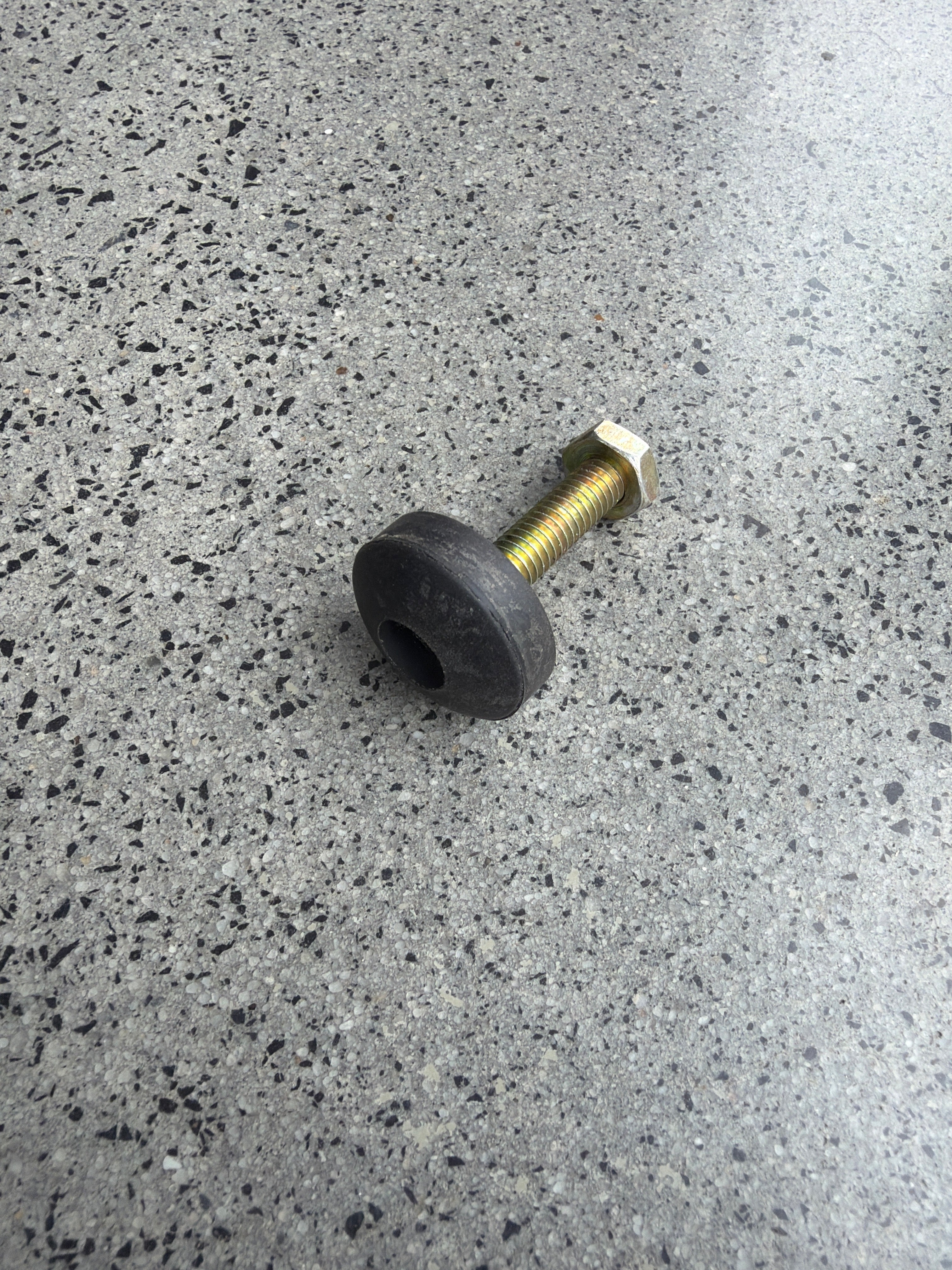 Bumper Bonnet stop XR