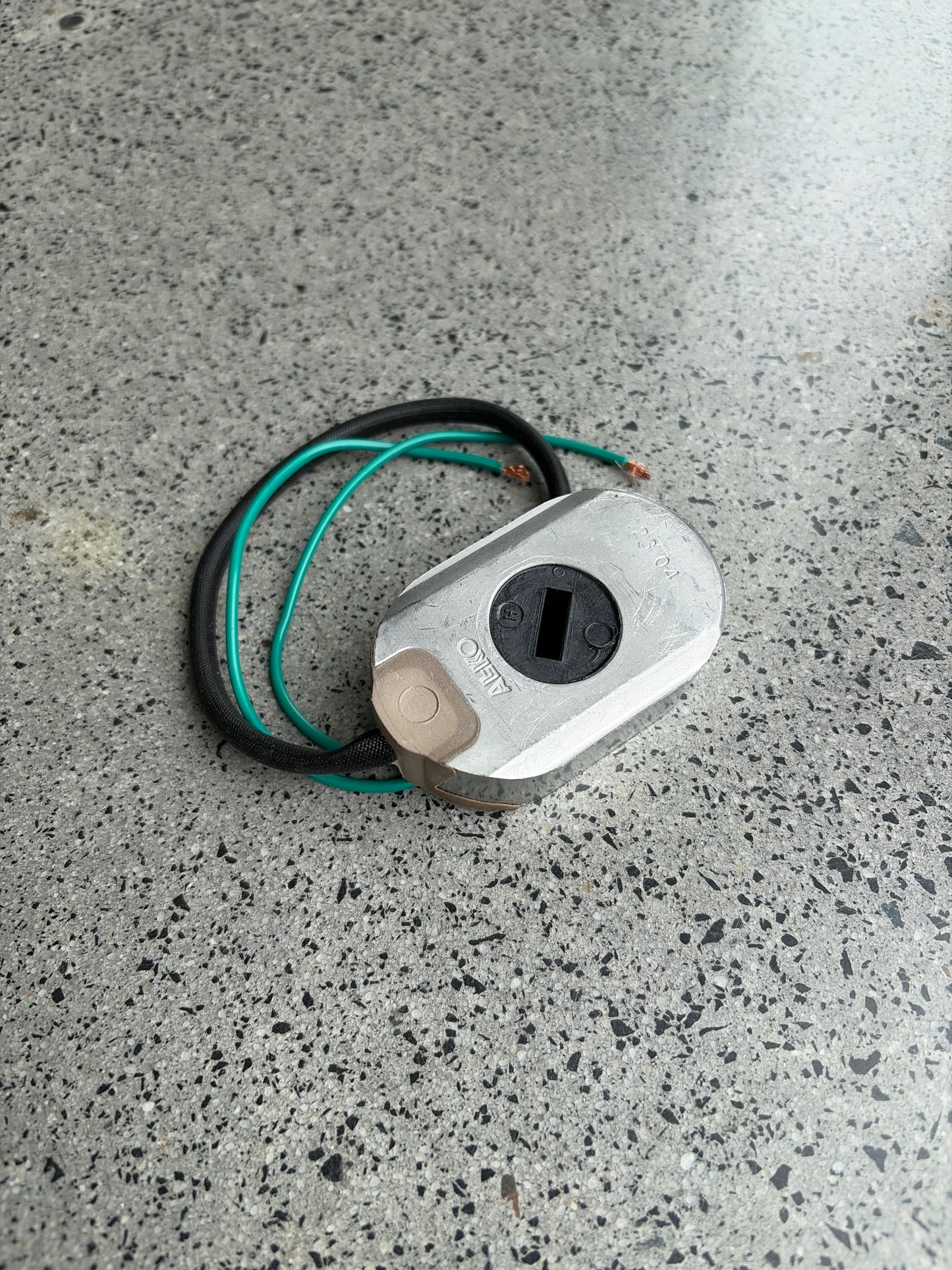 Right Hand Brake Magnet (10 inch)