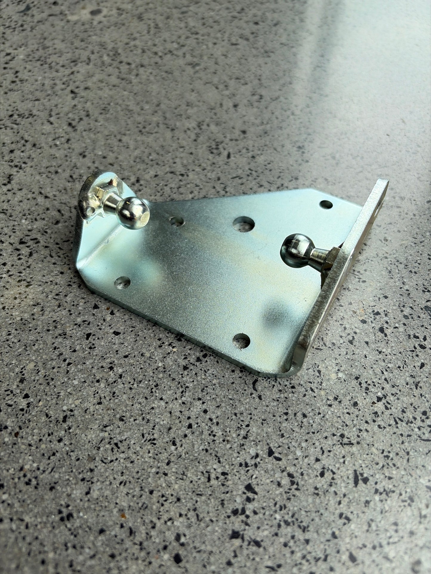 Lift Up Deck Gas Strut Mount LHS High