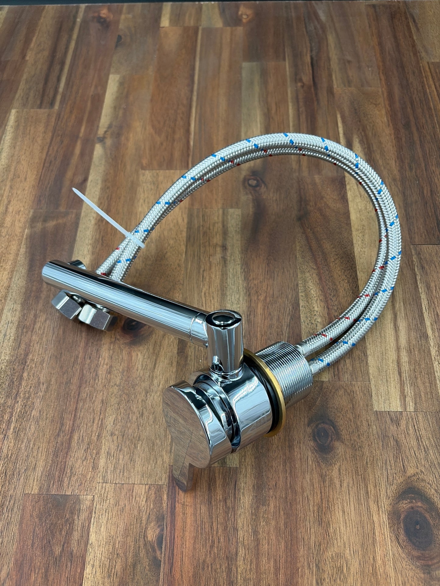 Folding Hot/Cold Water Tap 1