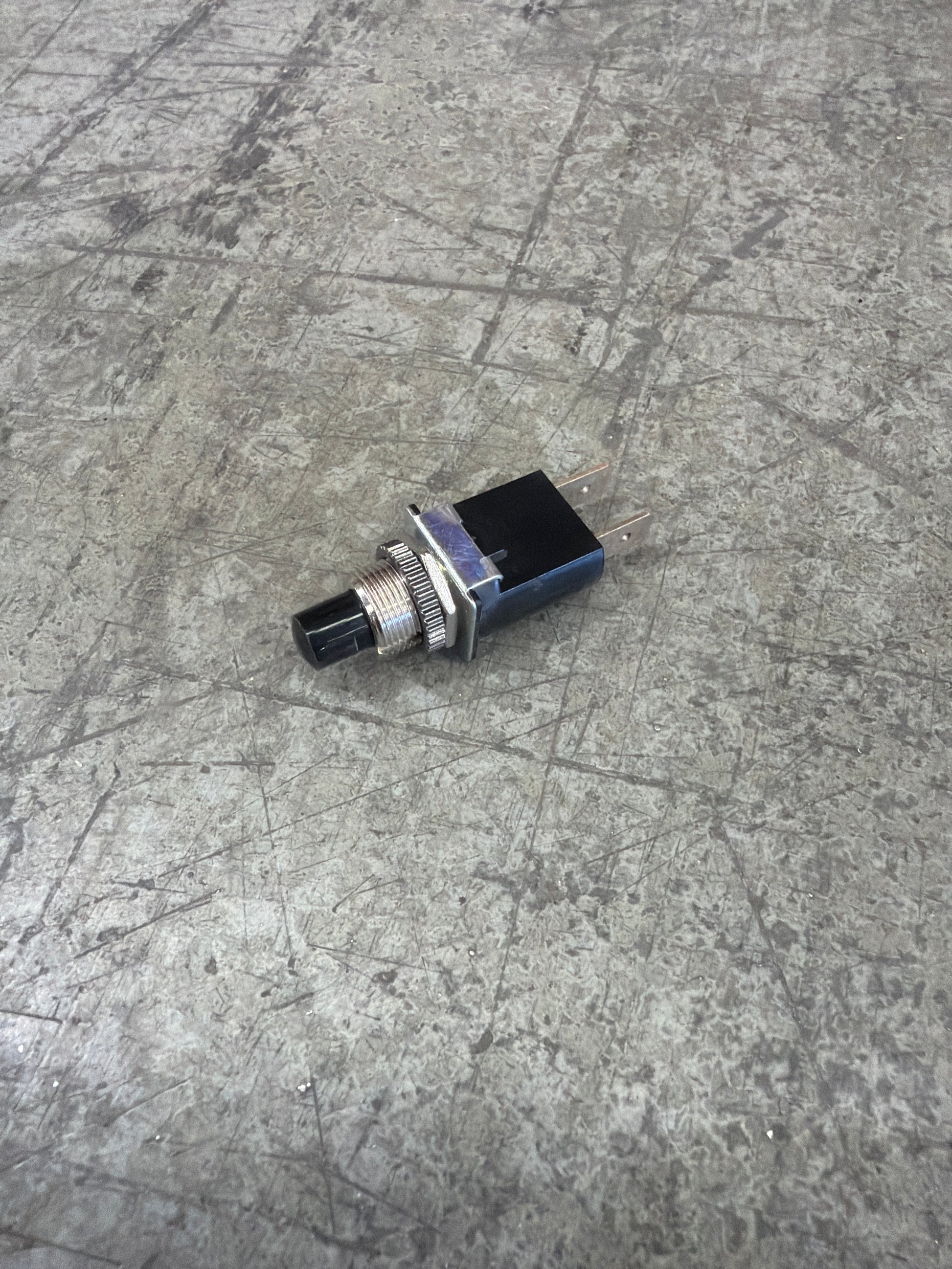 Push button switch 1