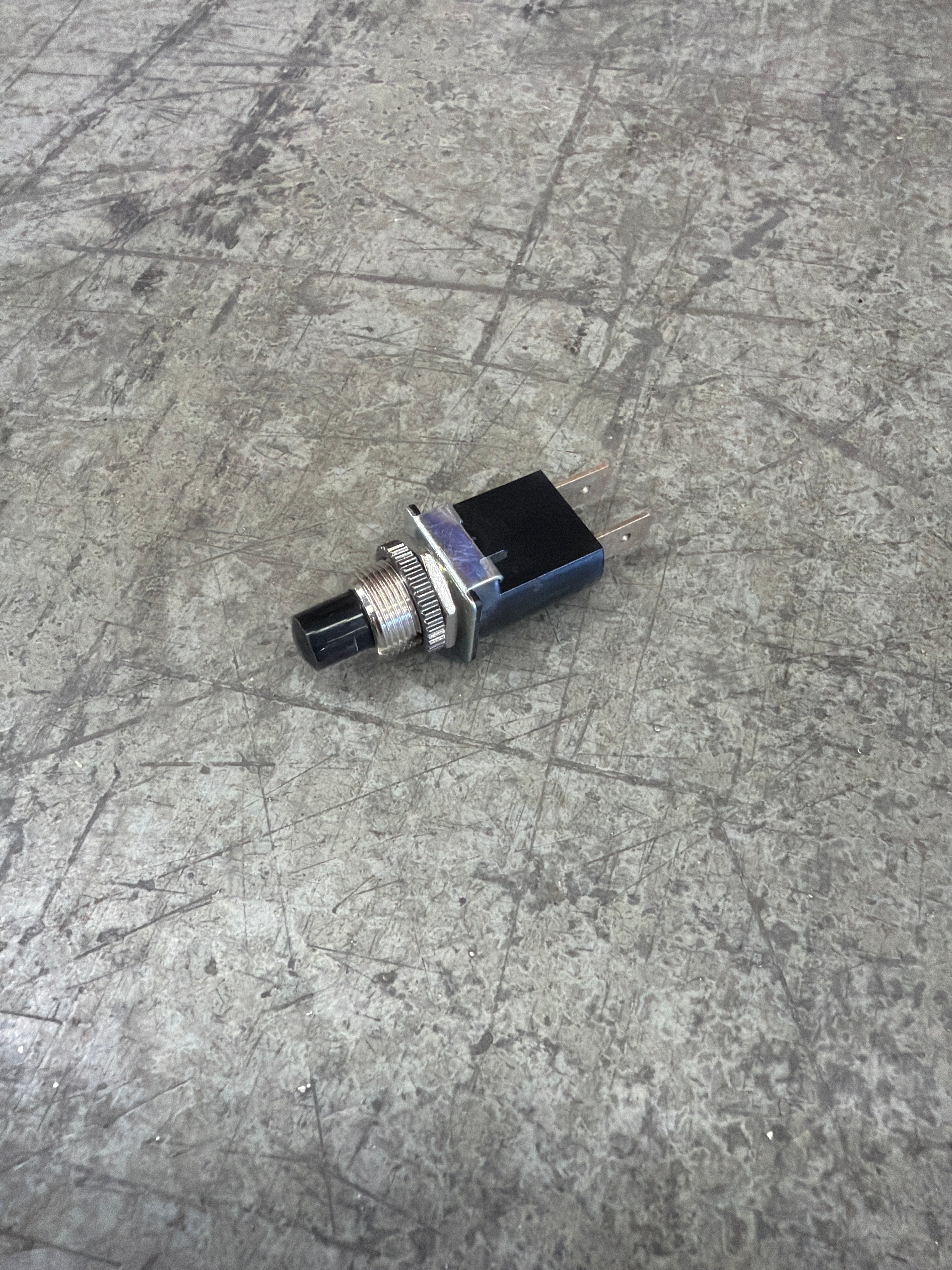 Push button switch 1